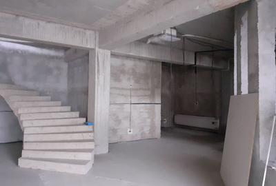Casă cu 5 camere cu Teren 7650 Mp în Central - 3