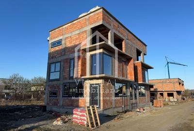 Duplex cu 4 camere cu Canalizare în Șelimbăr - 2