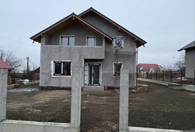 Casă cu 4 camere în Central - 4