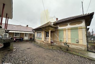 Casă cu 4 camere cu Teren 1338 Mp în Central - 10