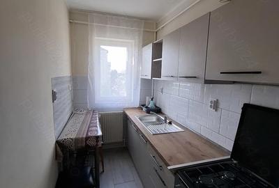 Apartament cu 3 camere semidecomandat în 14 Mai - 5