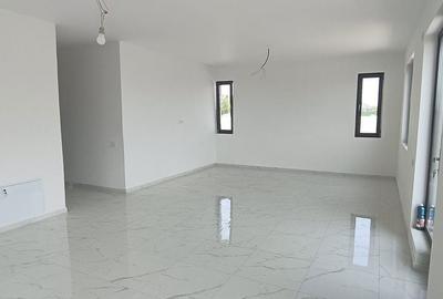 Casă cu 3 camere cu Teren 427 Mp în Berceni - 4