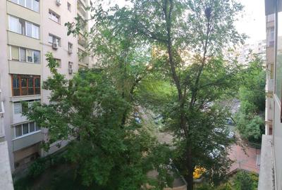 Apartament cu 3 camere decomandat în Baba Novac - 8
