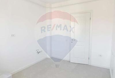 Apartament cu 3 camere decomandat în Vișani