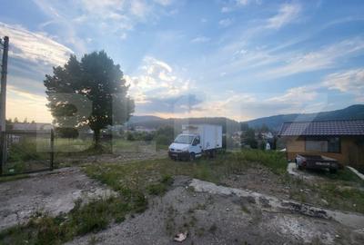 Teren de 2053 mp, în Central