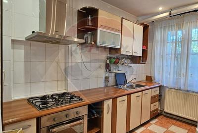 Casa / Vila cu 6 camere de vanzare - CORNU - 28