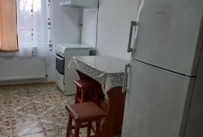Garsonieră decomandată în Micro 12 - 1