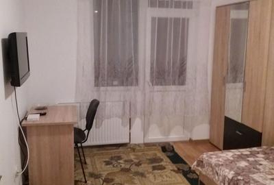 Apartament cu 3 camere decomandat în Griviței