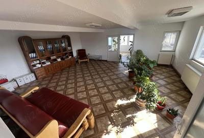 Spațiu comercial, de 110 mp, în Vulcana-Pandele - 2