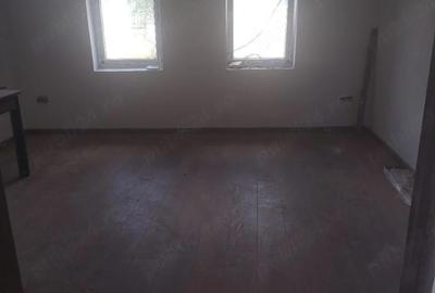 Casă cu 2 camere cu Teren 1600 Mp în Slatina-Nera - 8