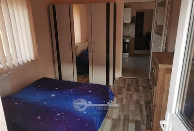 Apartament cu 2 camere semidecomandat în Podul de Fier - 1