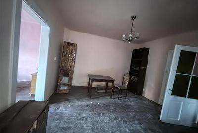 Casă individuală cu 3 camere cu Canalizare în Central - 6