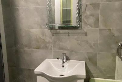 Garsonieră decomandată în Girocului