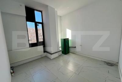 Birou, de 12 mp, în Central - 2