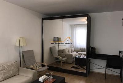 Garsonieră în Titan - 2