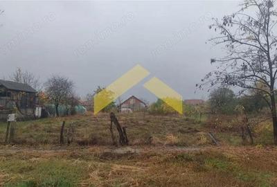 Teren de 1100 mp, în Nord - 3