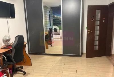 Apartament cu 2 camere semidecomandat, mobilat în Est
