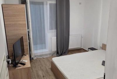 Garsonieră decomandată în Apărătorii Patriei