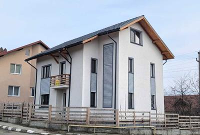 Casă cu 4 camere în Central - 5