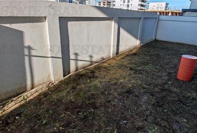 Apartament cu gradina proprie de 40 mp langa mare, incalzire in pardoseala, si f - 4