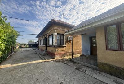 Casa traditionala, 4 cam + Anexe, 2500 mp.teren, D=15 ml. Milcov -Ulmi - 2