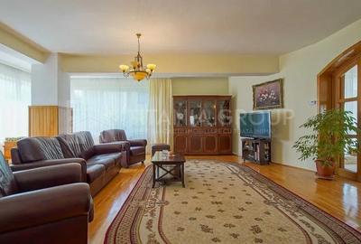 Casă cu 6 camere cu Teren 1170 Mp în Tractorul - 8