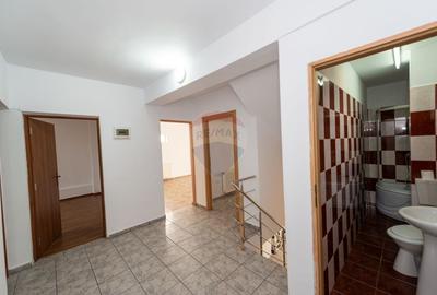 Vila de inchiriat, nemobilata, multifunctionala,  Aparatorii Patriei - 10