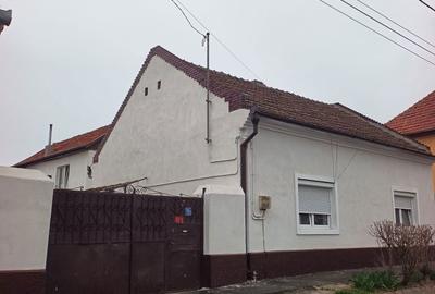 Casă cu 4 camere în Paleu - 1