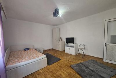 Garsoniera ultracentral, mobilata si utilata, 250 euro - 2