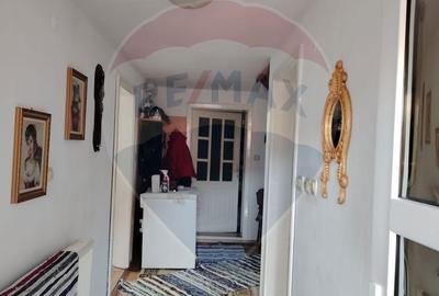 Casă cu 4 camere în Catrinari - 17