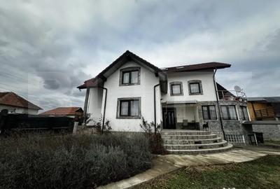 Casă cu 4 camere cu Teren 3300 Mp în Debarcader - 6