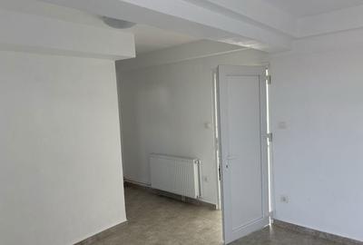 Spațiu comercial, de 50 mp, în Central - 8