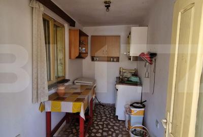 Casă cu 2 camere decomandat în Gârlești - 1