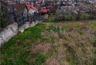 Teren de 570 mp, în Bucium