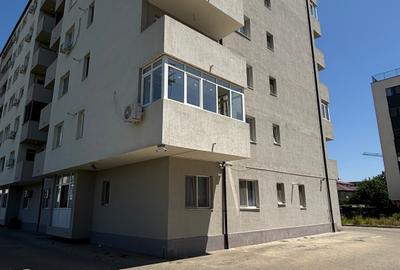 Apartament cu 3 camere decomandat în Metalurgiei