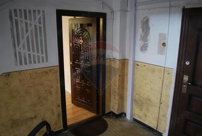 Apartament cu 2 camere decomandat în Vitrometan - 11