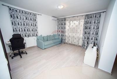Apartament cu 2 camere semidecomandat, mobilat în Păcii