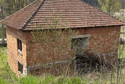 Casă cu 4 camere în Central