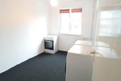 Apartament cu 3 camere semidecomandat în Groapa - 12