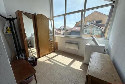 Apartament cu 5 camere decomandat în Central - 12