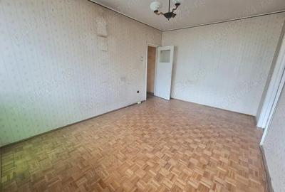 Apartament cu 3 camere semidecomandat în Independenței - 2