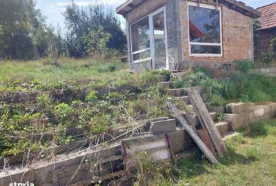 Casă cu 3 camere cu Teren 1100 Mp în Remetea - 2