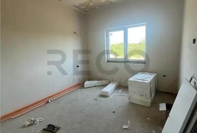 Casă cu 4 camere cu Teren 500 Mp în Sânmartin - 7