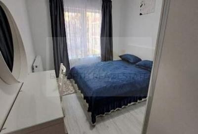 Apartament cu 2 camere decomandat în Roșu