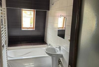 Apartament cu 3 camere în Central - 3