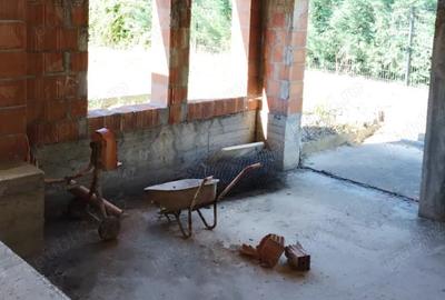 Casa individuala, strada asfaltata, toate utilitatile in fata imobilului. Proprietar - 4