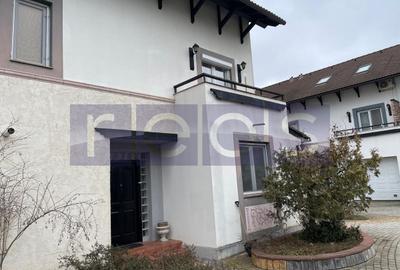 Casă individuală cu 6 camere cu Piscina în Central - 2