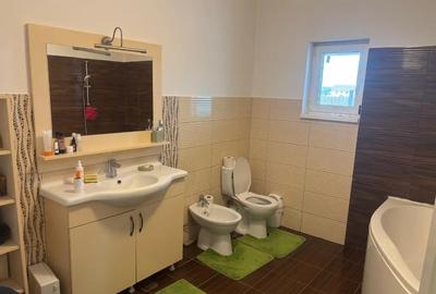 Casă cu 4 camere cu Teren 1000 Mp în Grădiștea - 15