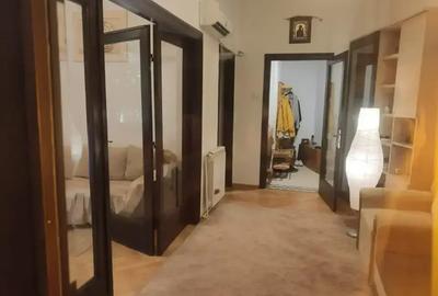 Apartament cu 3 camere in Imobil Interbelic - 2