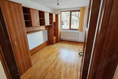 Apartament cu 3 camere decomandat în Central - 2